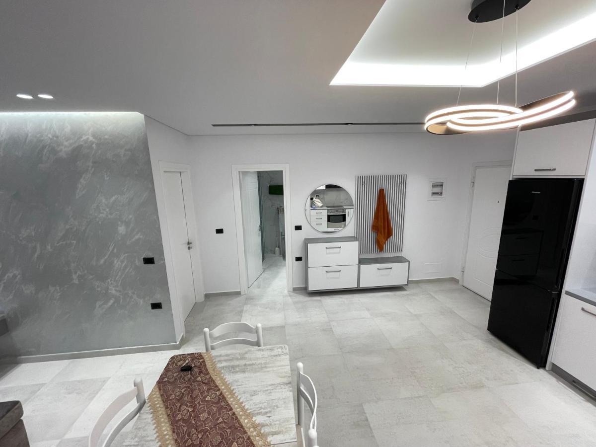Alpha Lux Apartment Sarandë Eksteriør billede