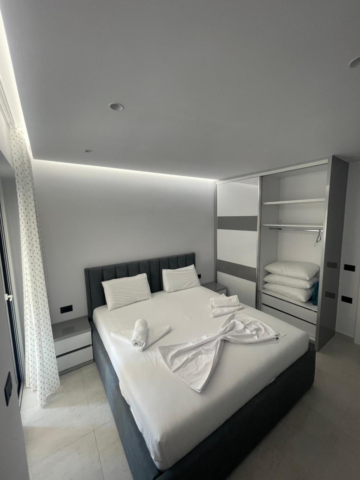 Alpha Lux Apartment Sarandë Eksteriør billede