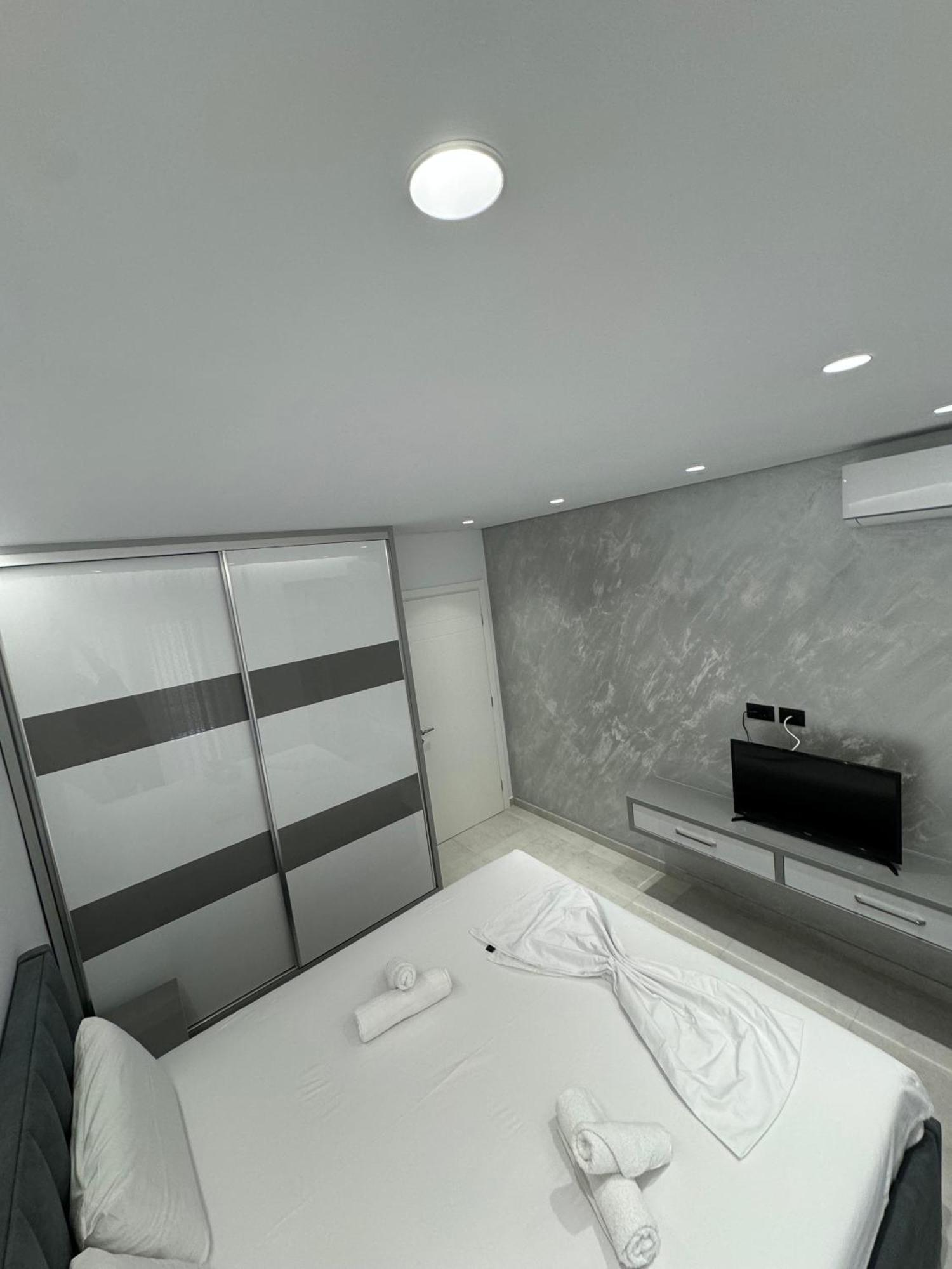 Alpha Lux Apartment Sarandë Eksteriør billede